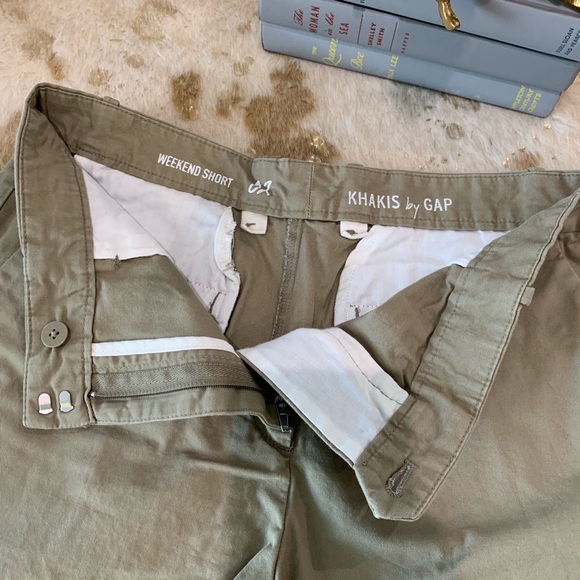Gap weekend shorts S/2 khakis preppy golf 🏌🏻‍♀️ - Picture 3 of 5